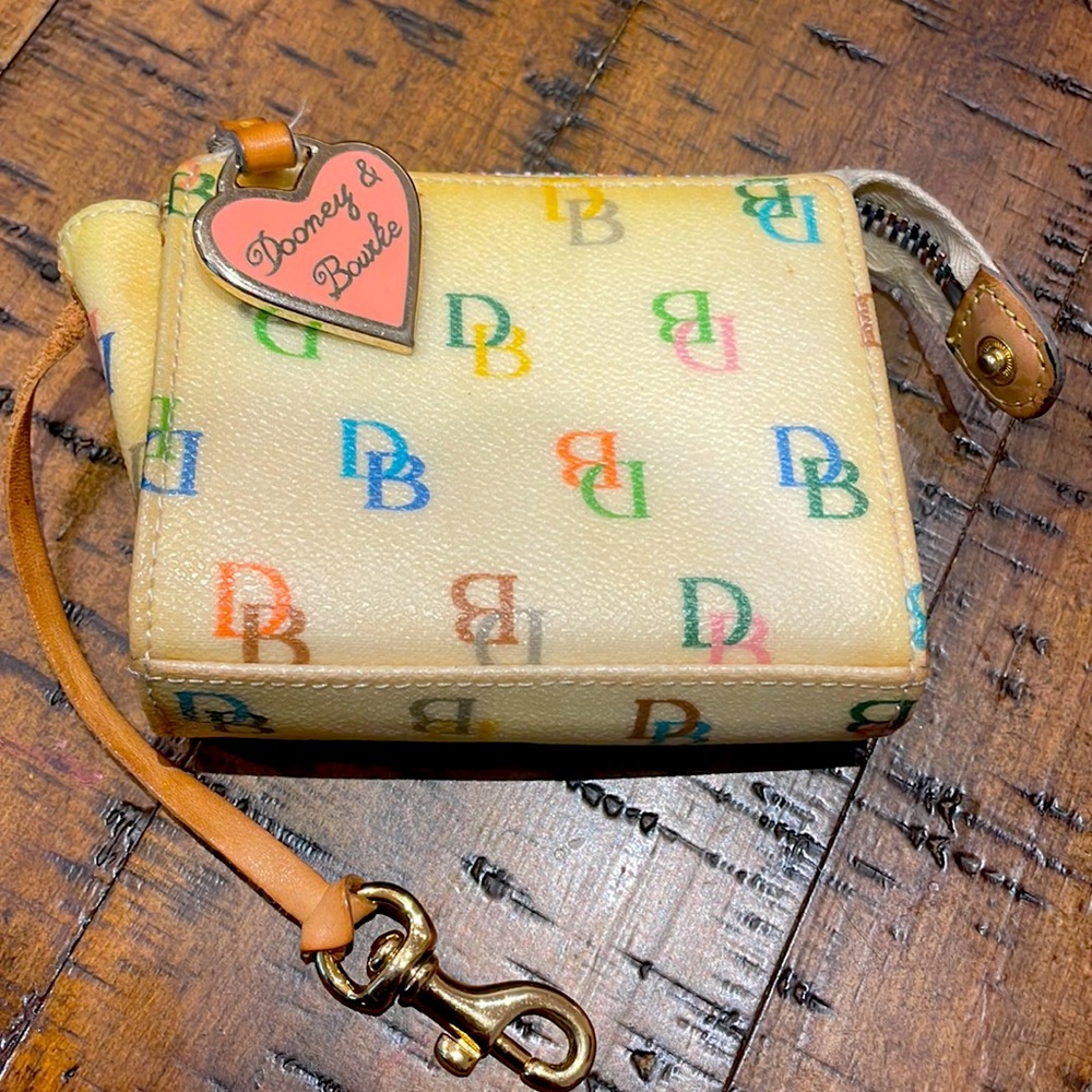 Dooney&bourke mini wallet